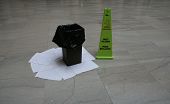picture of seep  - leaking roof wet floor in union station chicago - JPG 