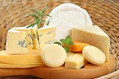 image of food  - board of delicious cheese  - JPG 
