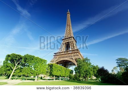 Picture or Photo of Eiffel tower in Paris, France