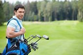 picture of golf  - The man on the golf course - JPG 